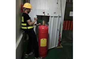 柜式七氟丙烷滅火器生產(chǎn)組裝生產(chǎn)車間實拍照片